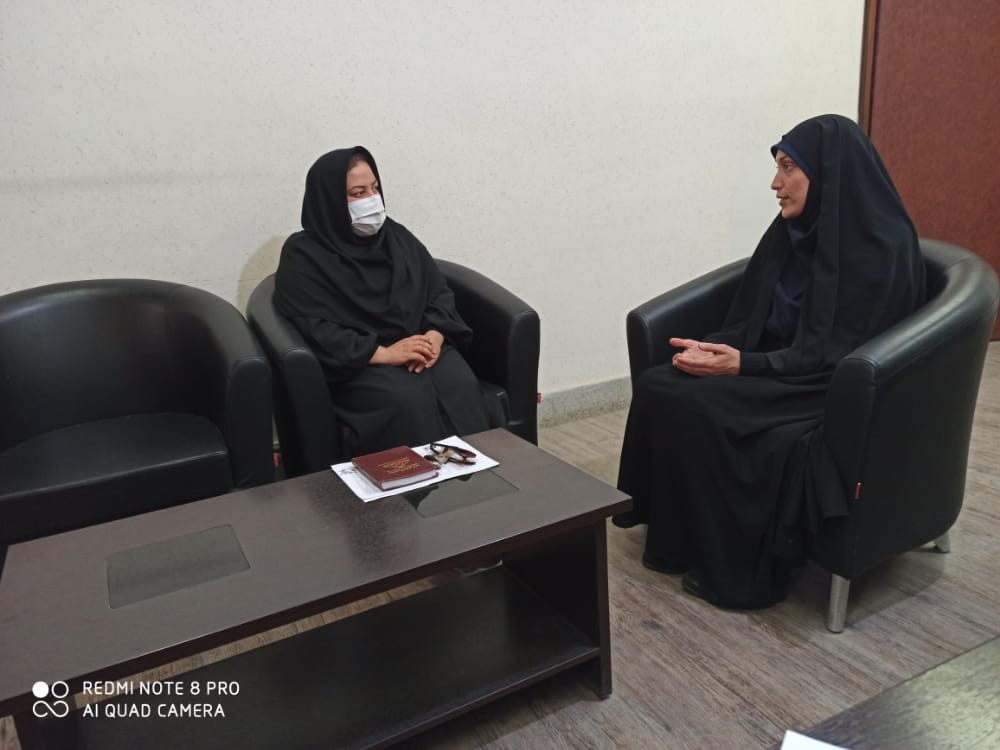 دیدار مدیر خانه حصیر آب پخش با مدیرکل امور بانوان و خانواده استانداری بوشهر 